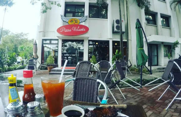 Pizza Volante in Subic Bay