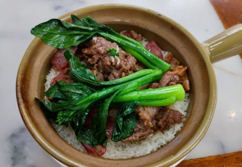 牛肉腊肠煲仔饭