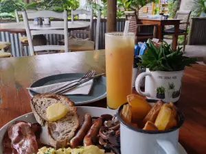 Bayleaf Café