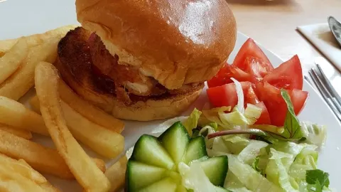 Columba's Bay Diner in โอบัน
