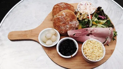 Canalside Cafe in ブレコン