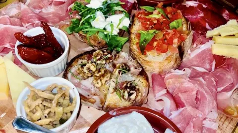 Streat - Taglieri e Bicchieri Ferrara in Ferrara