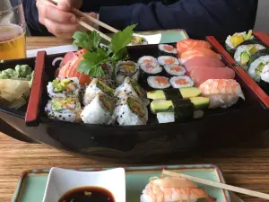 Bich Ngoc Sushi-Asia-Food
