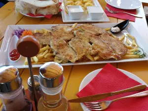 Restoran Nacionalne Kuhinje "KOMLEN"
