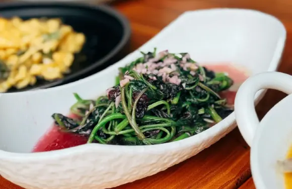 榕樹裏茶餐廳