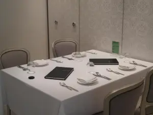 어거스트 구스토