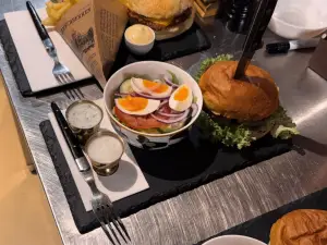 UNBREAKABLE DINER