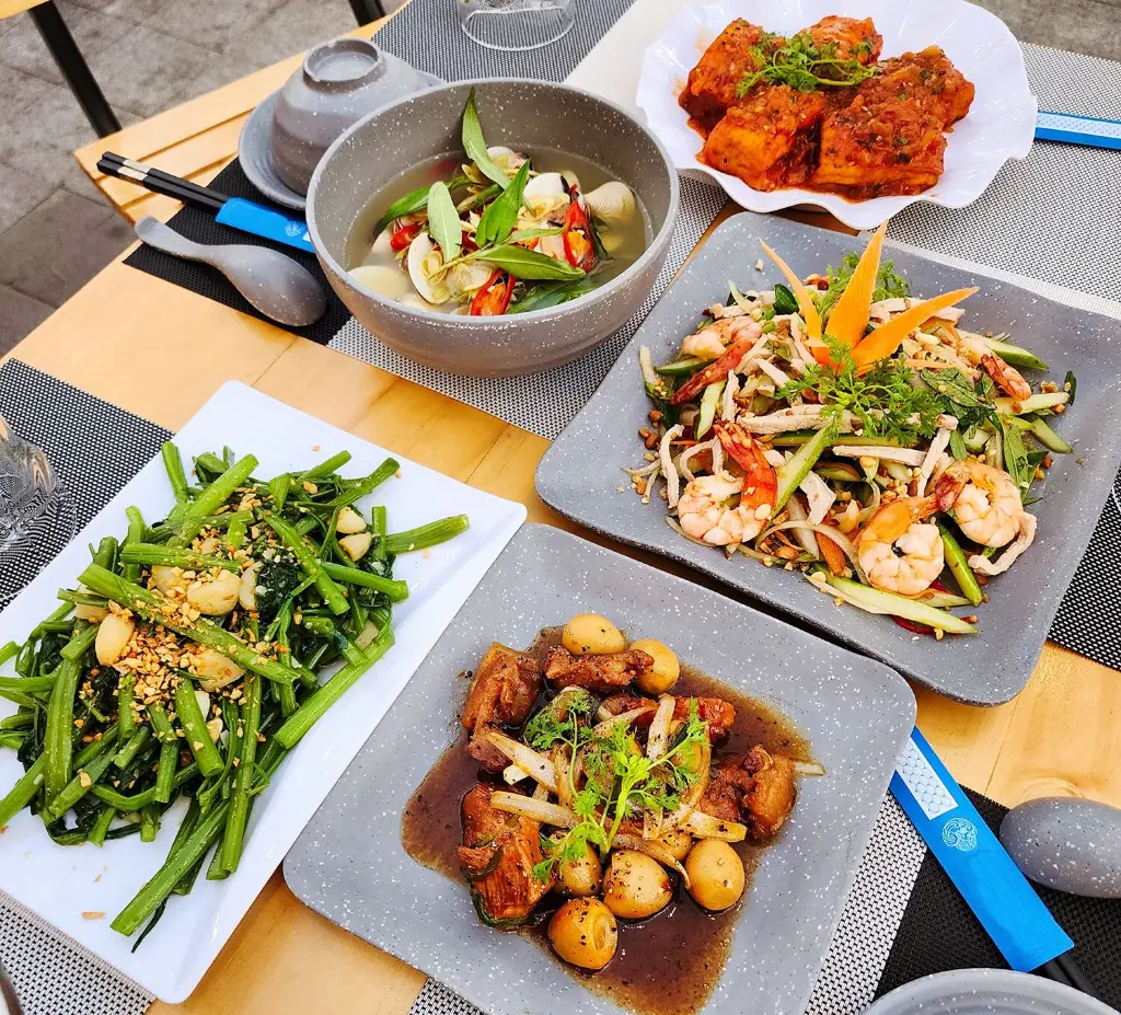 Mai Huong Restaurant - GrandWorld Phu Quoc