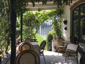 Fru Petersens Café