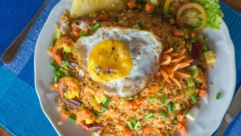 Ceyloni Lounge : Restaurant & Pub in Kandy