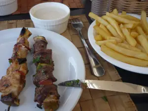 M&C Café