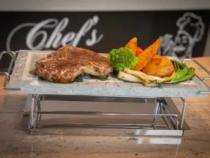 Chef's Wine & Dine