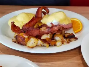 Eggs Up Grill