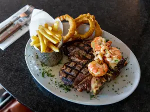 Cafe Central Park Bar & Restaurant