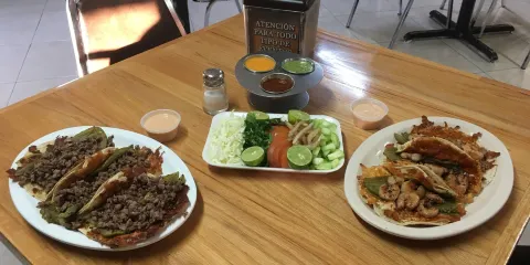 Ricos Tacos De La 24