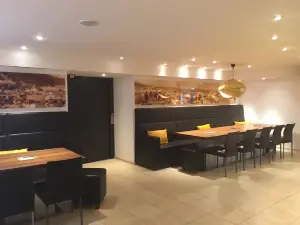 Cafe Confiserie Maron