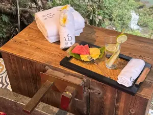 翁布悬崖瀑布咖啡