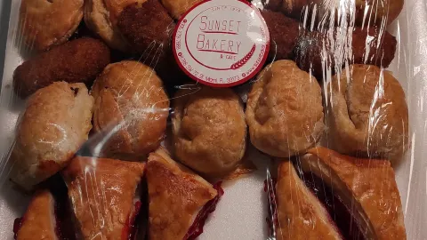Sunset Bakery in Sunset
