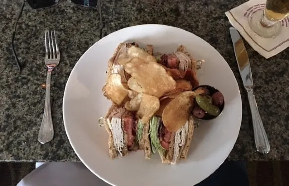 Randolph's Bar & Lounge