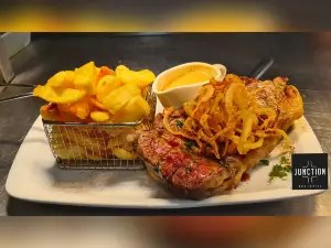 Junction Bar & Grill