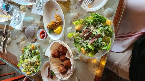 Kelly's Fish House Dining Room in Naples