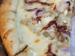 Blind Onion Pizza