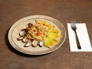 Luca's Coffee & Restaurant