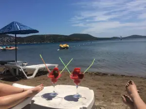 Deniz Beach Restaurant & Bar
