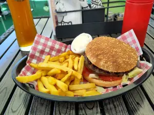 Benjamins American Diner