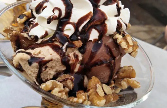 Eiscafe Azzuro