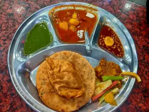 Pt. Kanhaiya Lal Durga Prashad Dixit Paranthe Wale