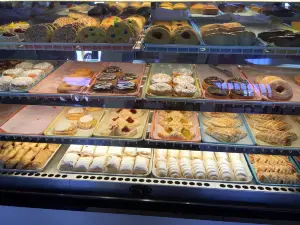 La Familia Bakery 2