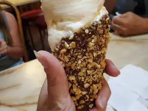 Kirk's 1890 Ice Cream Parlor