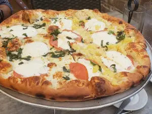 Sal's Famous Pizzeria