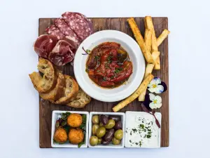 Helena's Restaurant @ Coopmanhuijs Boutique Hotel and Spa