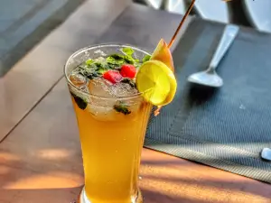 Golden Court Cafe & Restaurant