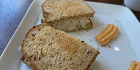 Three Georges Candy & The Nuthouse