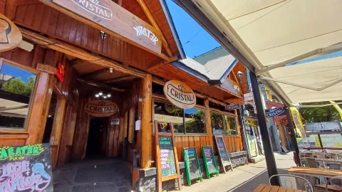 Krater Pub Restaurant in Pucon