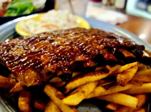 Dinghy's Restaurant & Bar