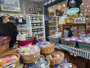 Amish Country Store & Restaurant