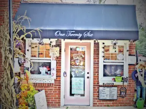 Mama Rae's Ice Cream Shoppe