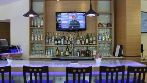 Juicy Blue Tapas Bar & Bistro in 레온 카운티