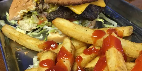 Eagle Bar & Steakhouse