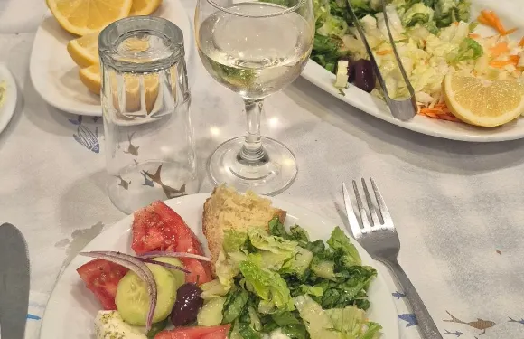 To Karavaki Taverna