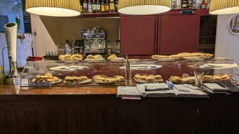 Cristanal y Gradinata in マオー