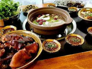 紫砂特色火锅(七星园江葛小区店)