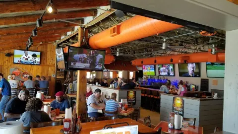 Hooters in 雷克縣