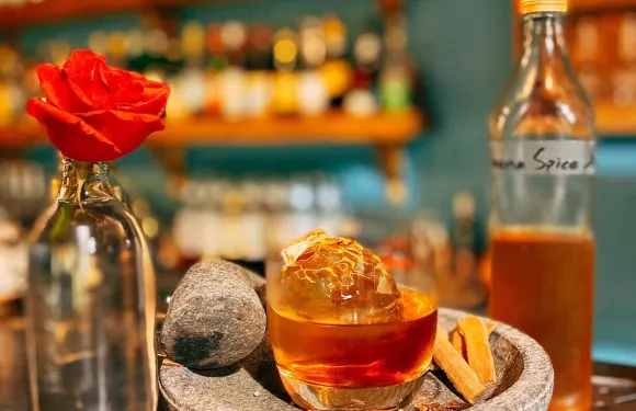 COP bar-Cocktails Of Pioneers
