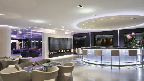 Glow Bar in Ginevra