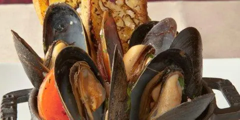 CRÚ Food & Wine Bar